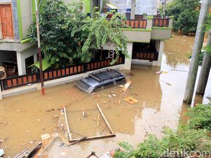 5 Orang Tewas Akibat Banjir Kota Bekasi: Terseret Arus-Tersengat Listrik