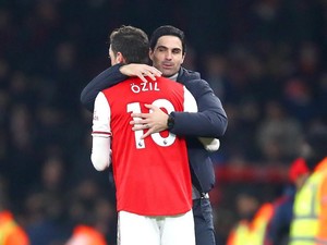 Oezil: di Tangan Arteta, Arsenal Lebih Garang