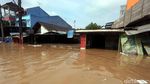 Dahsyatnya Banjir Bekasi Bikin Rumah Warga Rusak