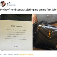 Jika pria ini putus dengan pacarnya, pasti banyak wanita yang mengantre untuk jadi pengganti. Ia bukan hanya memberi selamat dengan kata-kata tapi juga tas Saint Laurent. Foto: Twitter