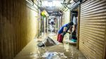 Begini Suasana di Pasar Jatinegara yang Terendam Banjir