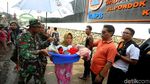 Balita dan Anak-anak Dievakuasi dari Kepungan Banjir di Bekasi