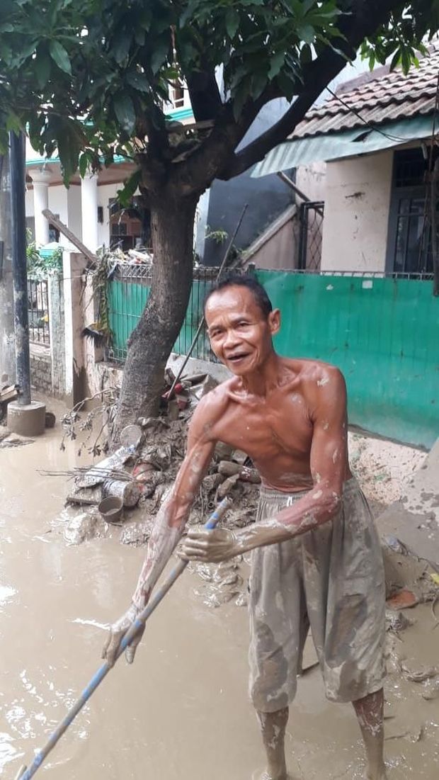 Pak Wali Kota Bekasi, Warga Korban Banjir Butuh Air Bersih!