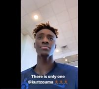 Makan Sandwich Dicelupkan ke Cokelat Panas, Pesepak Bola Kurt Zouma Dianggap Aneh