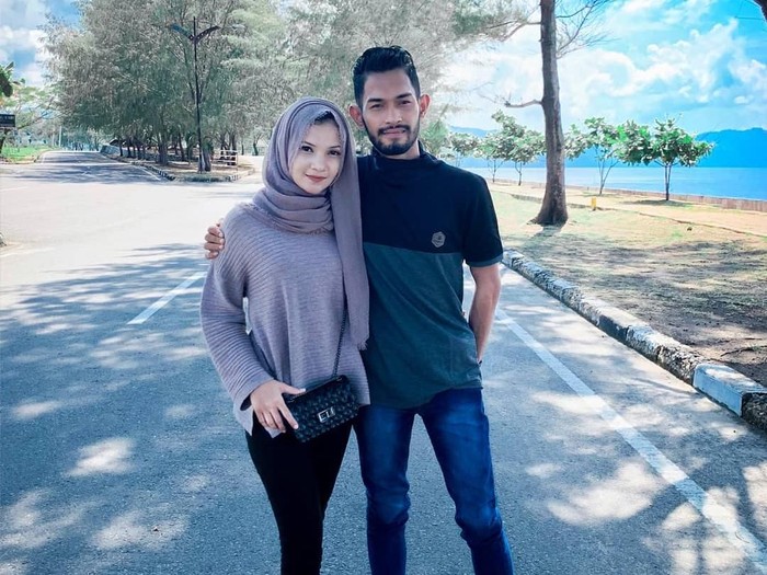 Martunis dan Sriwahyuni