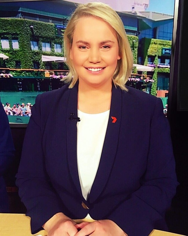 Program diet yang dijalani Jelena adalah makan dengan takaran kalori yang telah ditetapkan yakni sekitar 1,200 hingga 2,300 per hari. Ia pun tak lagi sering mengonsumsi junk food tapi menggantinya dengan makanan gizi seimbang. Foto: Instagram @dokic_jelena