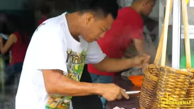 Wusss! Penjual Bakmi di Medan Masak Secepat Kilat