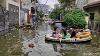 Diketahui, minimnya bantuan dari BPBD membuat warga terjebak banjir dan belum dapat mengevakuasi diri ke tempat yang lebih aman.