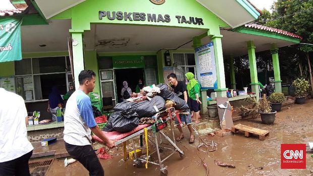 Pasca-Banjir 3 Meter, Warga Tajur Minim Suplai Air Bersih