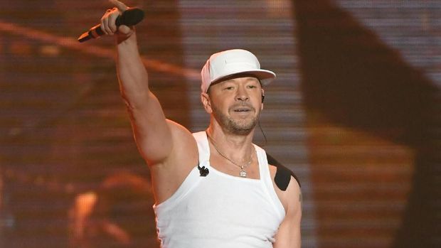 LAS VEGAS, NEVADA - MAY 25:  Singer Donnie Wahlberg of New Kids on the Block performs during a stop of the Mixtape Tour at the Mandalay Bay Events Center on May 25, 2019 in Las Vegas, Nevada.  (Photo by Ethan Miller/Getty Images)
