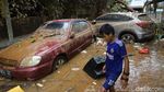 Banjir Surut, Warga Komplek IKPN Bintaro Mulai Bersih-bersih
