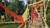 Terletak di tengah areal persawahan, agrowisata Bonto Labbu ini menawarkan suasana alam pedesaan dengan konsep bangunan bambu yang sangat menarik dan instagramble (Foto: Moehammad Bakrie/detikcom)