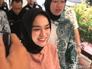 Medina Zein Kepergok Kongko di Mal saat Rehabilitasi, Ini Kata Pengacara