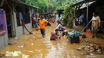 Banjir Surut, Warga Komplek IKPN Bintaro Mulai Bersih-bersih