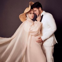 Setelah resmi bercerai dengan Risty Tagor pada 25 September 2014, Rifky Balweel menikah dengan Biby Alraen pada 7 Januari 2018, di Auditorium Mutiara, PTIK, Kebayoran Baru. Selang beberapa bulan, Biby hamil anak pertamanya dengan Rifky.  Foto: instagram @bibyalraen13