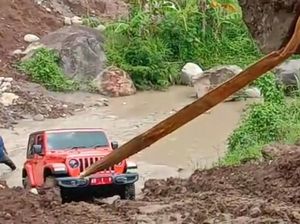 Nggak Kapok Gagal Nanjak, Bupati Karanganyar Cari Medan Lebih Berat