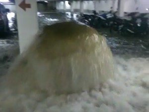 Saluran Air Jebol Saat Banjir, Basement Gedung di Jakbar Sempat Tergenang