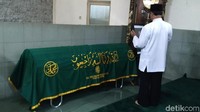 Pantauan di Kantor PP Muhammadiyah Yogyakarta, jenazah Wakil Ketua Umum MUI Pusat periode 2015-2020 itu disemayamkan sejak pagi, Jumat (3/1/2020).