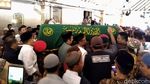 Ribuan Umat Salatkan Jenazah Yunahar Ilyas di Masjid Gedhe Kauman
