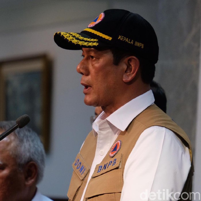 Kepala BNPB Doni Monardo usai ratas soal banjir (Andhika/detikcom)..