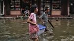 Geliat Bisnis Pasar Teluk Gong Saat Banjir