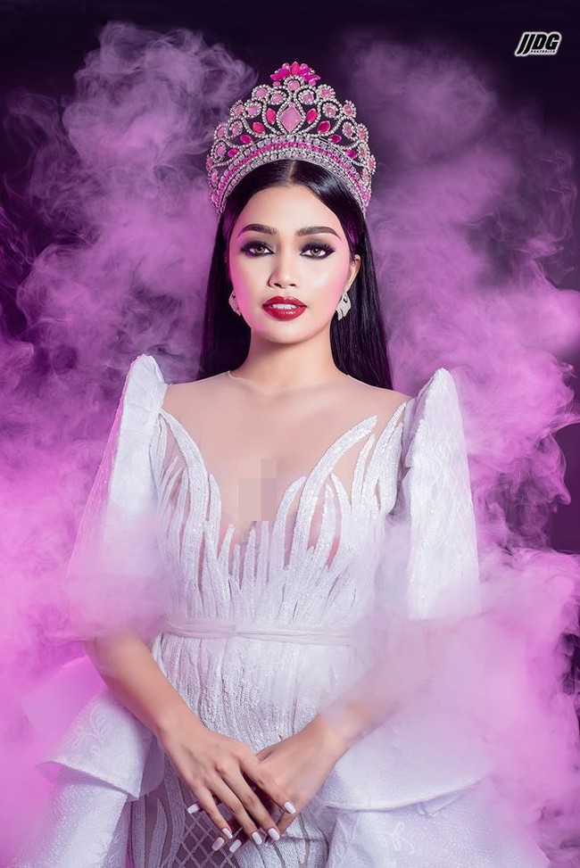 Wanita berambut panjang ini juga merupakan pemenang kontes kecantikan Miss Tanglawan 2018. Foto: Facebook