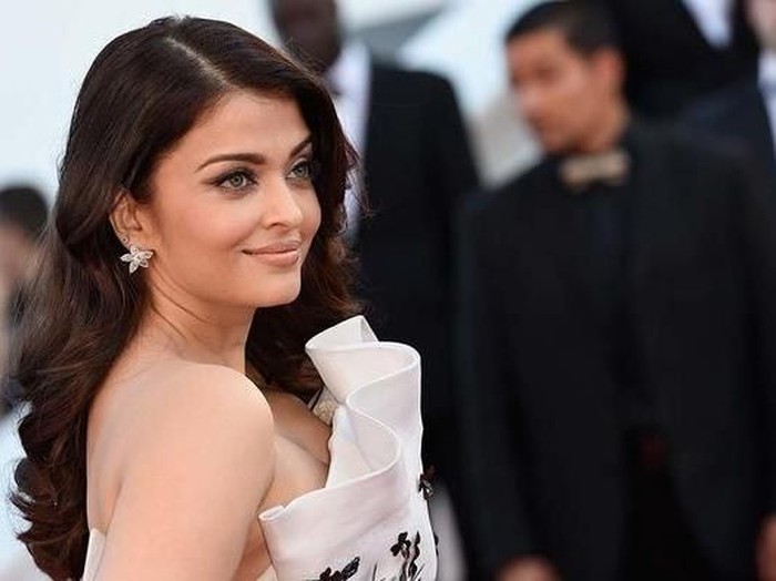 Aishwarya Rai Indian actress Aishwarya Rai poses as she arrives for the screening of the film Youth at the 68th Cannes Film Festival in Cannes, southeastern France, on May 20, 2015. AFP PHOTO / LOIC VENANCELOIC VENANCE/AFP/Getty Images