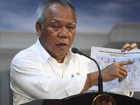 Viral Curhat Penumpang Ditahan Garuda