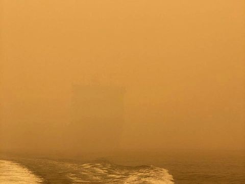 Situasi di sekitar pantai Mallacoota yang dilanda kebakaran hutan parah
