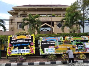 Yunahar Wafat, Kantor PP Muhammadiyah Yogya Dibanjiri Karangan Bunga