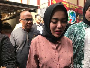 Kasus Medina Zein hingga Kabar Duka Chris Pattikawa dan Lina Mantan Sule