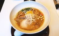 Restoran Ini Tawarkan Sensasi Makan Ramen dan Dessert Bersamaan