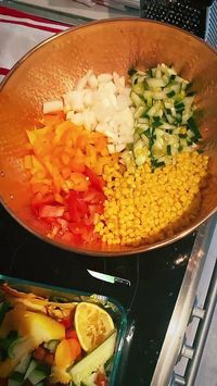 Pandai Masak, Gigi Hadid Masak Chicken Curry Pakai Resep dari Mama Zayn Malik