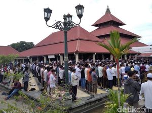 Dear Milenial, Dengar Ceramah di YouTube Boleh Saja, Tapi...