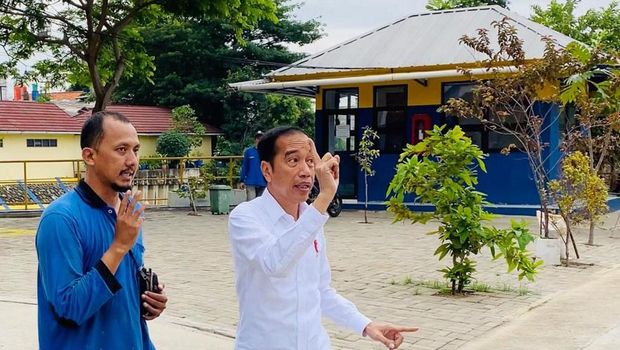 Jokowi Sidak Waduk Pluit / 