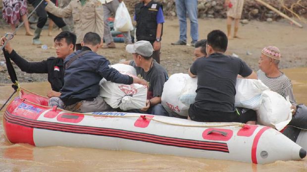 Sinergi BUMN Bantu Korban Banjir Bandang di Lebak Banten