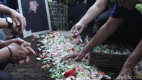 Kenny teringat pesan Gugum yang memotivasinya untuk memajukan pariwisata dan kebudayaan di Kota Bandung.