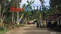 Wisata Kali Biru, terletak di Dusun Biru, Desa Batetanga, Kecamatan Binuang. Jaraknya sekitar 35 kilometer dari Kecamatan Polewali, ibu kota Kabupaten Polewali Mandar (Foto: Abdy Febriady/detikcom)