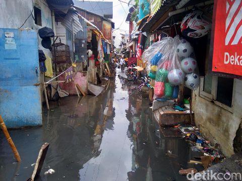 Kondisi pasca-banjir di Rawa Buaya, Cengkareng, Jakarta Barat, pagi ini.