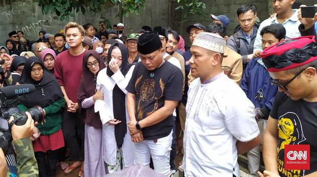 Pusara Lina Dipindah, Teddy Minta Maaf ke Sule