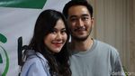 Senyum Bahagia Syahnaz Sadiqah-Jeje Govinda Dikaruniai Anak Kembar