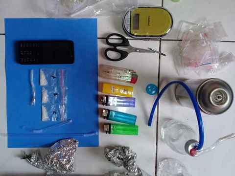 Barang bukti yang diamankan dari AS