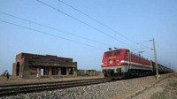 Di India terdapat stasiun Begunkodor yang disebut-sebut berhantu. Seorang staf stasiun dilaporkan meninggal dunia setelah menemukan penampakan hantu wanita di rel kereta. Istimewa/Dok. www.indiatimes.com.