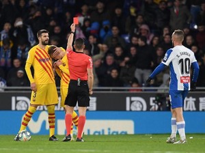 Frenkie De Jong Kartu Merah, Barcelona Ditahan Espanyol 2-2