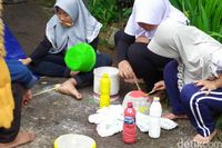 Tutup Masa Liburan, Puluhan Anak di Cianjur Berwisata Ke TPA Sampah