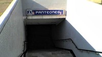 Stasiun Metro Panteones di Meksiko berlokasi dekat dengan dua kuburan. Di stasiun ini sering terdengar teriakan maupun penampakkan bayangan seseorang. Istimewa/Dok. www.indiatimes.com.