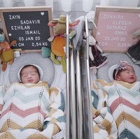 Ini dua bayi cantik dan rupawan Syahnaz dan Jeje yang dilahirkan pada 3 Januari. Foto: Instagram @syahnazs