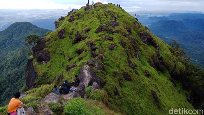 Pendakian Gunung Bulusaraung Pangkep Ditutup Imbas Cuaca Ekstrem