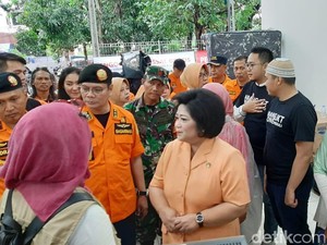 Korban Banjir di Pengadegan Butuh Pakaian Dalam: Dari Kemarin Belum Ganti
