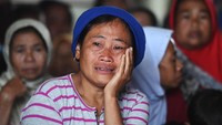 Guna mengantisipasi bencana susulan, warga pun mengungsi ke tempat yang lebih aman. Selain itu, guna memudahkan proses evakuasi dan penyaluran bantuan logistik, Menteri PUPR Basuki Hadimuljono menargetkan jalan utama menuju desa-desa di Sukajaya, Bogor, yang terisolasi akibat longsor bisa diakses dalam waktu seminggu ke depan. Pihaknya akan menambah kendaraan alat berat agar proses evakuasi berjalan cepat.